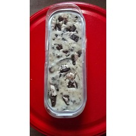 HOMEMADE FUDGE.  COOKIES AND CREAM.