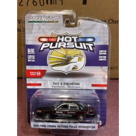 Greenlight Hot Pursuit 01 Ford Crown Victoria Ford Police Test & Evaluation car