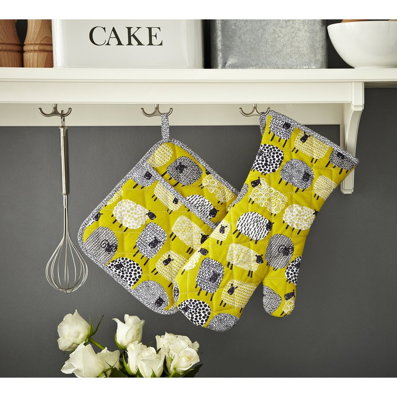 Ulster Weavers Dotty Sheep Pot Mitt