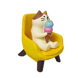Cute Desk Accessories - Funny Cat Eating Ice Cream on Sofa for Bookshelf, Desk Decoration, for Cat Lovers, Teenagers, Family Yellow