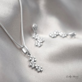 LILLY MARIE Damen Schmuckset echt Silber 925 Anhänger Blumen-Muster weiß längen-verstellbar Ökologische Verpackung Brautschmuck