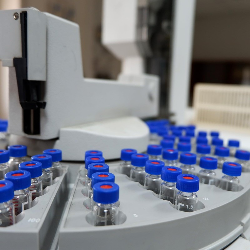 PATIKIL 2ml Autosampler Vial, 500 Pack Pre-Slit Septa HPLC/GC Vials