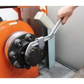 TONE FSA-105 Adjustable Hook Spanner, Compatible Grooved Round Nut Diameter 1.4 - 4.1 inches (35 - 105 mm), Total Length 10.9 inches (278 mm)