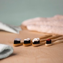 benecosBIO - Zahngel Sensitiv Thermalwasser BRUSHING ME SOFTLY - ohne Titandioxid - vegan