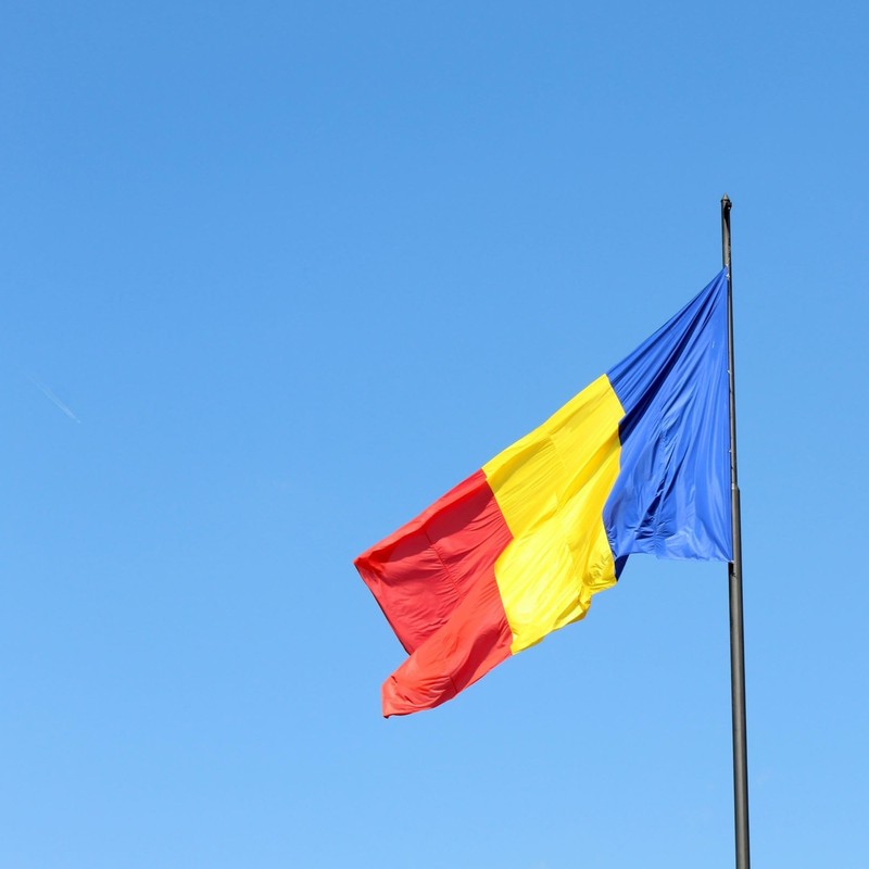 Runesol Romania Flag, 91x152cm, 3ft x 5ft, 4 Grommets, Eyelet