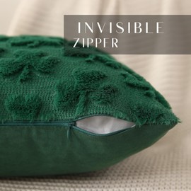 DFXSZ St Patricks Day Pillow Covers 20x20 inch Set of 2 St Patricks Day Decorations Green Shamrock Soft Plush Faux Fur Jacquard Throw Pillows for Bedroom Sofa Holiday Festivals Home Decor PTK021A20