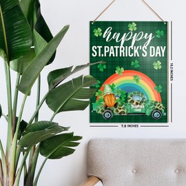 UDNADKEX Happy St. Patrick's Day Wooden Sign Decor, Shamrock Farm, Saint Patrick's Day Front Door Sign Decor Home Patio Porch Irish Wall Decorations