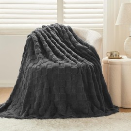 Wajade Fleece Throw Blanket, Fluffy Faux Fur Blanket for Bed Sofa Couch, Soft Cosy Warm Thick Blanket,Checkered Dark Grey 127x178