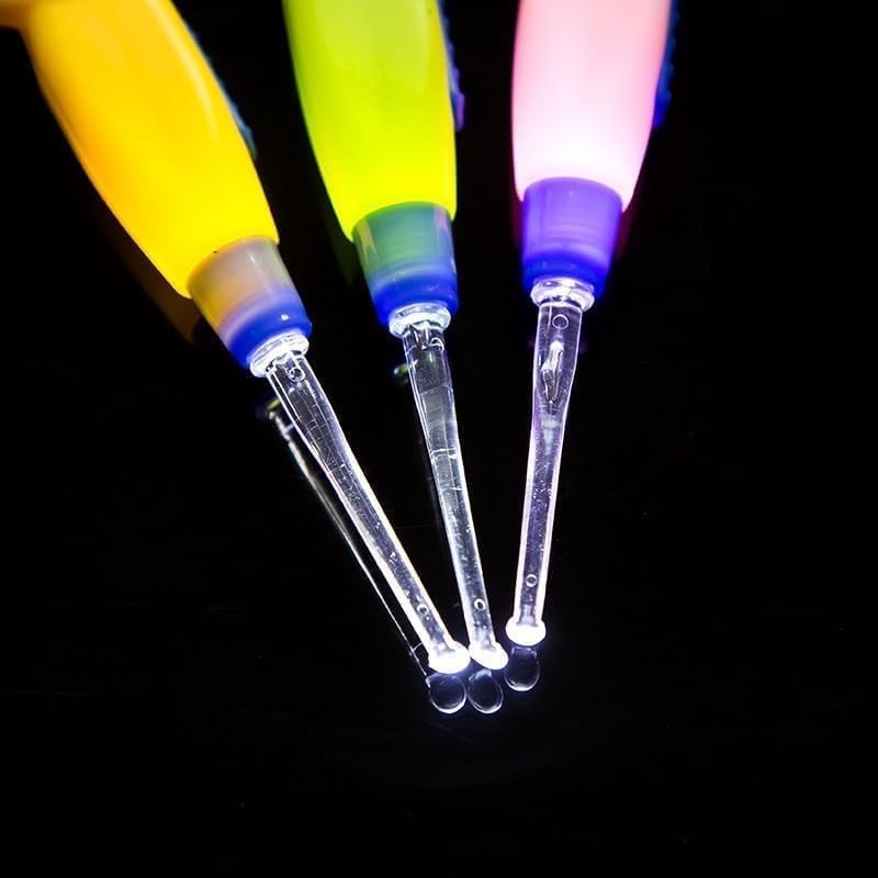 1Pc Cute Flashlight Earpick,Earwax Cleaning and Removal Tools, Light Led