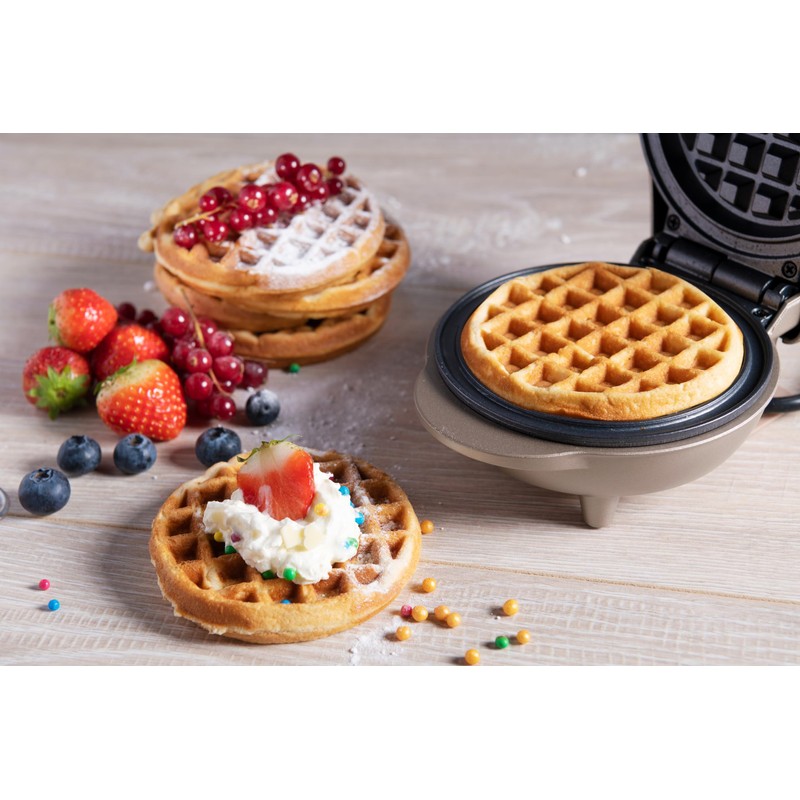 Bestron Mini Waffle Iron for Classic Waffles, Small Waffle Maker