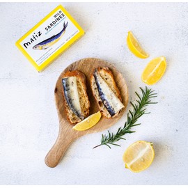 Matiz España Wild Caught Sardinas con esencia de limón natural (4.2 oz.) Keto and Paleo Friendly