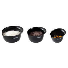 Restaurantware Comfy Grip Plastic Bowl Set 1 Durable Mixing Bowl Set - 3-Piece Set Rubber Grip Bottom Black Plastic Bowls with Pour Spot Dishwashable