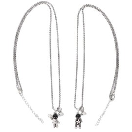 2Pcs Astronaut Couples Necklace Mutual Attraction Matching Magnetic Necklace, Stainless Steel Spaceman Pendant with Magnets Valentine's Day Jewelry Him Her and Friends