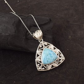 Ravishing Impressions Natürlicher Halskette mit Anhänger in Billionenform aus Larimar und Sterlingsilber, Schmuck aus natürlichem Edelstein
