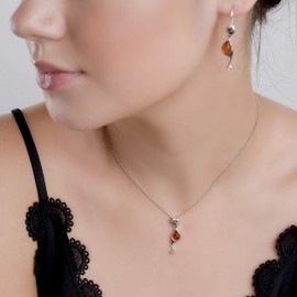 HENRYKA 925 Sterling Silver Cat Necklace - 18'' Chain | Baltic Amber Cat Silhouette & Curly Tail Necklace | Boho Style Colourful 3D Pendant Jewellery Gift for Girls & Women