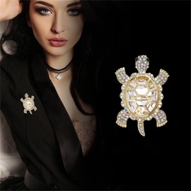 WCRAZYE Rhinestones Turtle Brooch Pin for Women Girls Cute Green Crystal Ocean Sea Marine Animals Tortoise Lapel Pin Dress Accessories Boutonniere Corsage for Hat Bag Gold Tone Great Gift for Wife Sisters Friends Daily Wear Dating (White)