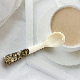 ISAKEN Mother of Pearl Caviar Spoon Handmade Mini Caviar Spoon Egg Spoon Round Ends Coffee Spoon Dessert Spoon Classic Egg Spoon Mother of Pearl Spoon for Caviar Eggs Serving