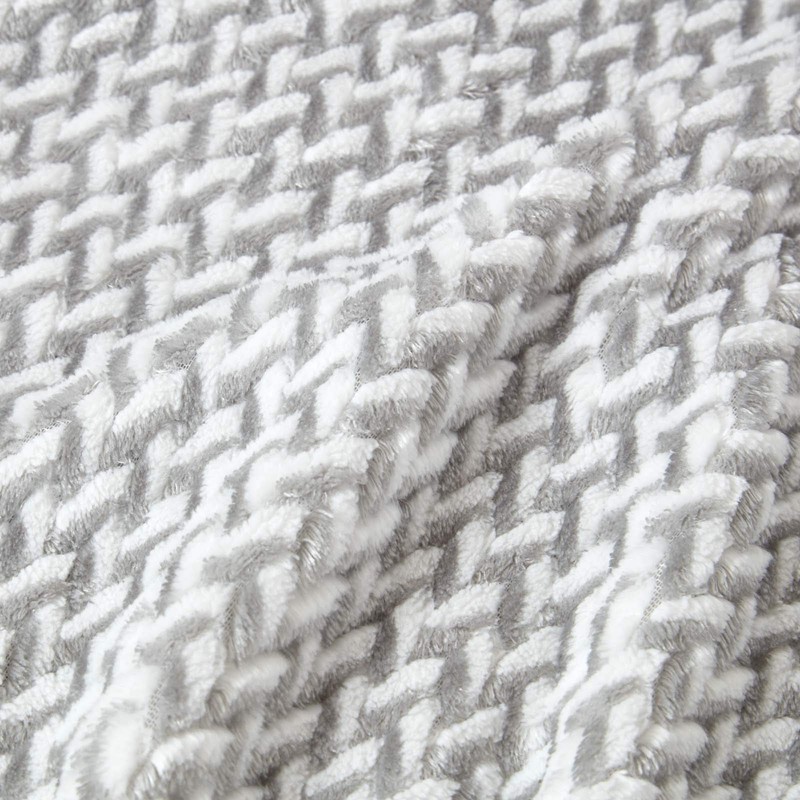 HOMESCAPES Grey Velvet Throw 130 x 160 cm Soft ‘Mora’