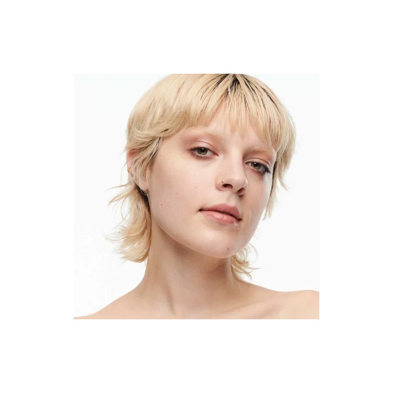 Base de maquillaje lquida MAC Studio Radiance tono nc16 -