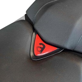 labelbike - 3D Sticker Motorcycle Saddle Area Protection and Decoration Made of Resin Compatible with Aprilia Tuono 457 2025 Colour Red Black
