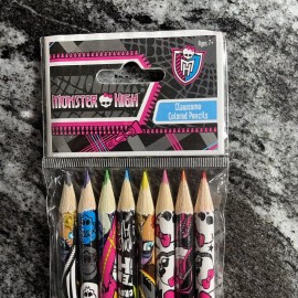 2013 Monster High Dolls Color Pencils  New 8 Colors 1pack only