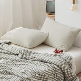 BEDSUM Microfiber Standard Pillowcases Set of 2, Soft Wrinkle Resistant and Easy Care Pillow Cases with Envelope Closure for Kids, 20x26 inches, Light Grey