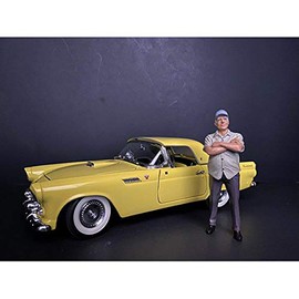 Weekend Car Show Figurine II for 1/24 Scale Models by American Diorama 38310