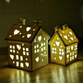 Fyne-Finds Warm LED House White Gloss Ceramic Hut Set Pair Village Scene Heart Cutout Design Christmas Xmas Decor