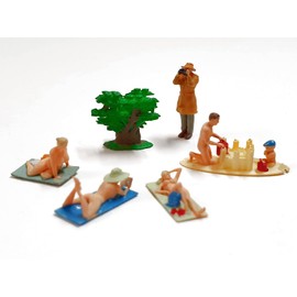 Iberplace 30003 Scale H0 Figures Set Beach No. 2 Decoration Accessories for Your Model Railway H0 1:87 Miniature Figures Model Making Accessories for Diorama Model Railway