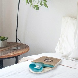 Mr. & Mrs. Panda Hot Water Bottle Dog Relaxed – Gift, Hot Water Bottle Cover, Children's Hot Water Bottle, Fluffy, Black Dog, Dog Love, Dog Happiness, Hot Water Bottle with Cover, Pet, Four-Leg