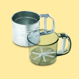 Dr Oetker One-Hand Tinplate 350 g Flour Sifter