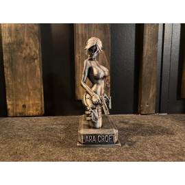 Unbranded LARA CROFT statue Tomb Raider 6inches Tall