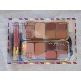 Ulta Simply Classic 4piece Beauty Set. Includes Makeup and Cosmetics Bag.