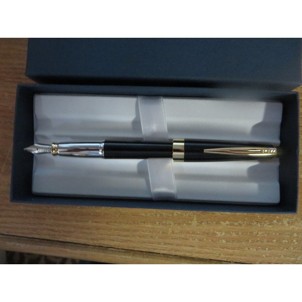 Cross Aventura Fountain Pen Gift Set, Medium Nib, Black