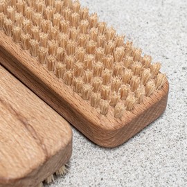 Heaven in Earth Wooden Gardener's Nail Brush