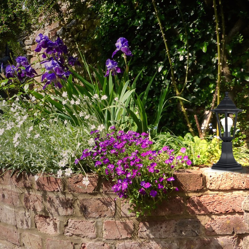 Traditional Black IP44 Outdoor Garden Lamp Post Lantern Light