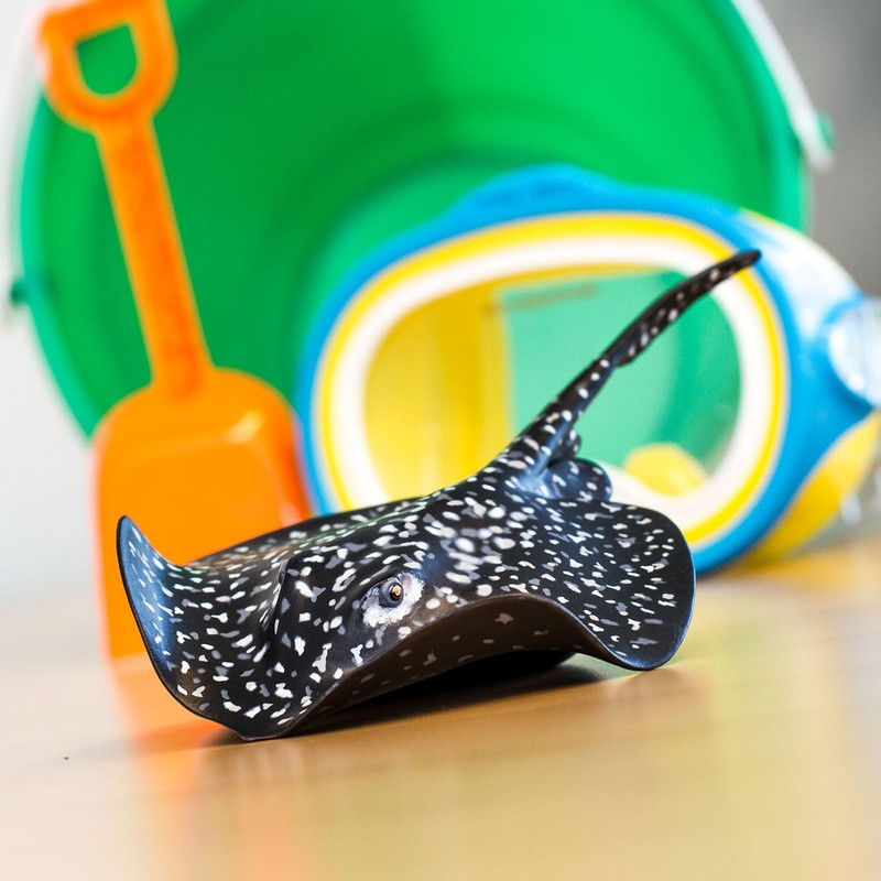 Safari Ltd. Marble Ray Figurine - Realistic 8" Sea Creature