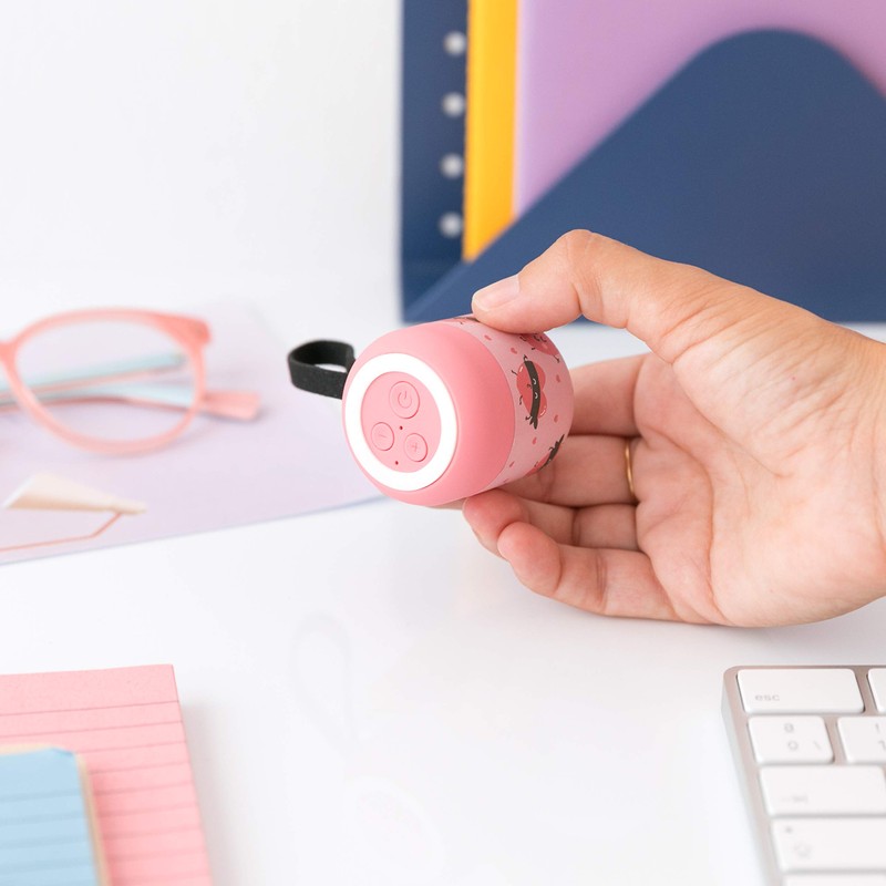 Mr Wonderful* Mini Bluetooth Speaker with Heart Design Brand Running