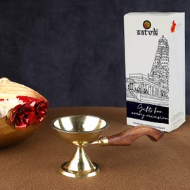 Craftsman Brass Aarti Diya with Wooden Handle Decoration Tea Light Holder Brass Jyot Dia Oil Lamp Handheld Puja Lamp Kutthu Vilakku for Home and Temple Indian Housewarming Return Gift Item Bulk