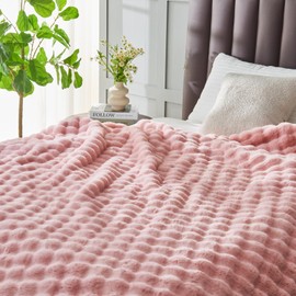 NEWCOSPLAY Faux Fur Throw Blanket Pink Bubble Blanket Thick Warm Soft for Couch Sofa Bed 550GSM (Pink, Throw(50"x60"))