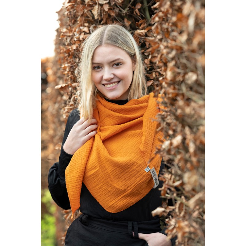 Knit Factory - Liv Triangle Shawl - jeans colour