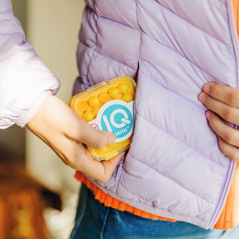 SmartGames - IQ Mini, Create Your Own Challenges, Compact Puzzle