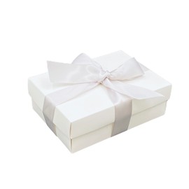 White Gift Box with Lid | Pick Your Ribbon Colour | Small Flat-Packed Gift Boxes for Presents, Birthday or Baby Gifts | Size 148x105x50mm (Silver Ribbon 84)