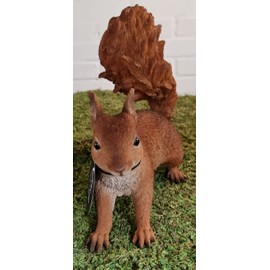 Real Life Running Red Squirrel | Resin Decoration for Home or Garden | XRL-RS10-D
