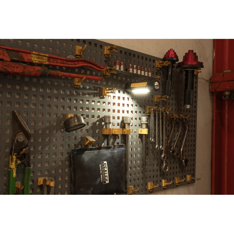 Cat CT3410 Dual Beam Aluminum Tactical Light – Double-Duty 275