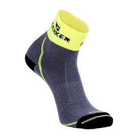 Trail Running Socks Men and Women – Seamless, Breathable and Anti-Chafing – Technical Compression Socks for Running and Hiking, Black / Neon Yellow), 40-42 Corto