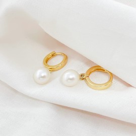 Mary & Jules Pearl Earrings Gold Made of 925 Sterling Silver, Small Hoop Earrings with Pearl Pendant, Simple Freshwater Pearl Earrings Women, Real Jewellery Stud Earrings Made of Recycled Silver