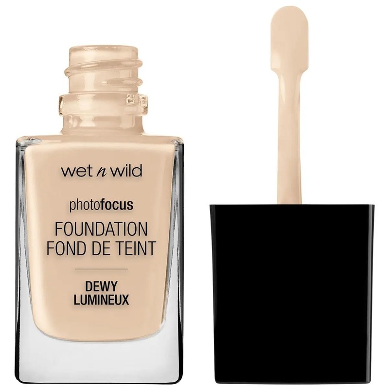 Wet n Wild Photo Focus Foundation Dewy, Golden Beige -