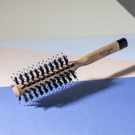 Sisley Paris The Blow Dry Brush No.1 - Medium-Sized Diameter Round Brush for Fine, Short-to-Medium Hair - Smooths Frizzy Hair, Adds Shape & Volume