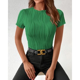 PRETTYGARDEN Ladies Shirts 2025 Cute Short Sleeve Ripple Jacquard Knit Stretchy Fitting Crop Tops Simple Y2K Top(Green,Small)